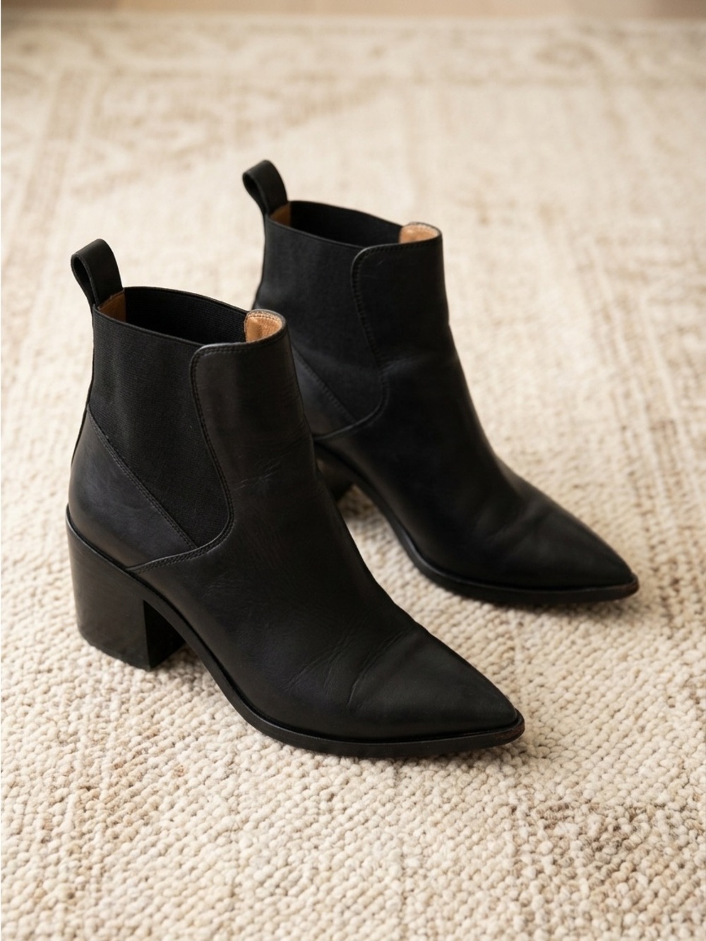 & Other Stories Black Leather Pointed Chelsea Boots Size 7 Minimalist Fall Chic